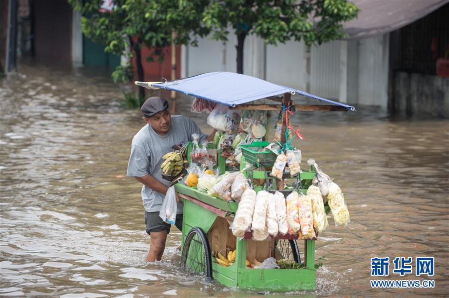 暴雨频发 雅加达内涝严重