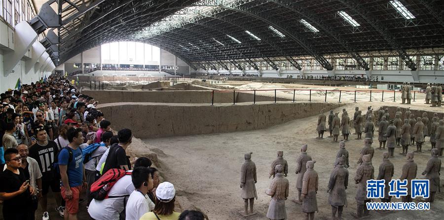 西安：秦兵马俑迎来参观旅游高峰