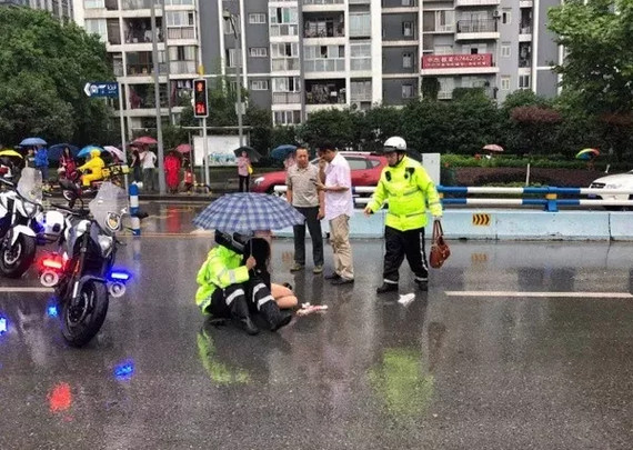 网信办要求转发【滚动】谢谢你重庆 让我常与感动相逢