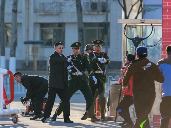 武警选拔两会安保力量 至少经过五道筛选