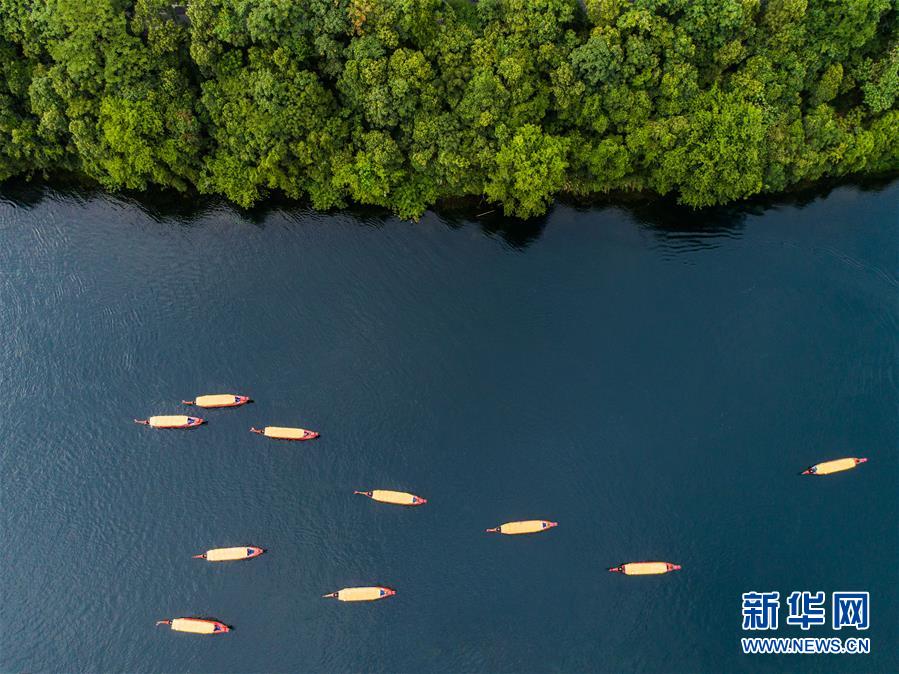 浙江建德：17℃江水送清凉