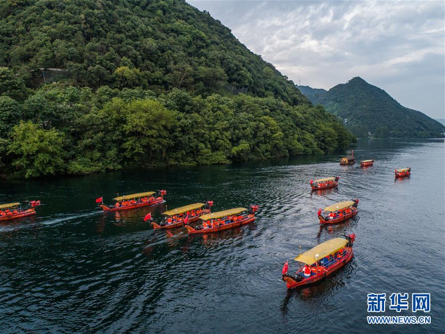 浙江建德：17℃江水送清凉