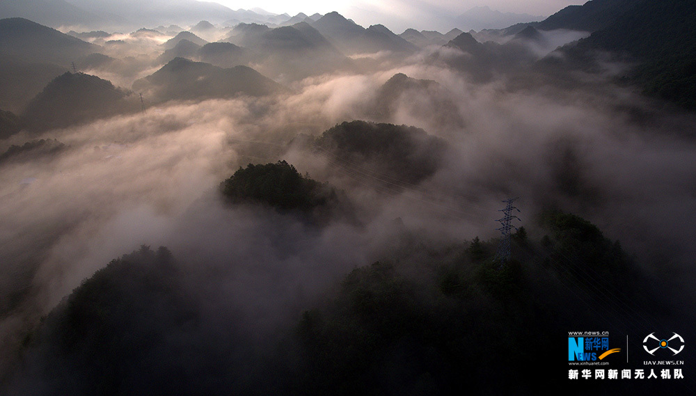 航拍重庆红池坝夏日农忙 成山间独特风景