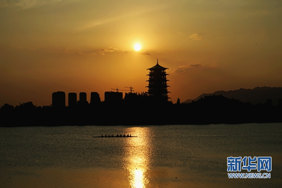 西安浐灞夜景璀璨迷人