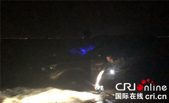 （供稿 平安江苏列表 三吴大地南通 移动版）南通市启东看海遇险 警民联手救援