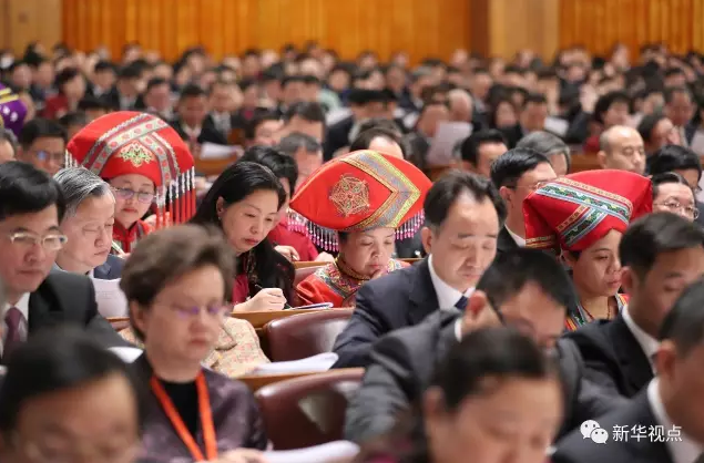 习近平的两会时间│独家图文记录习近平代表的一天