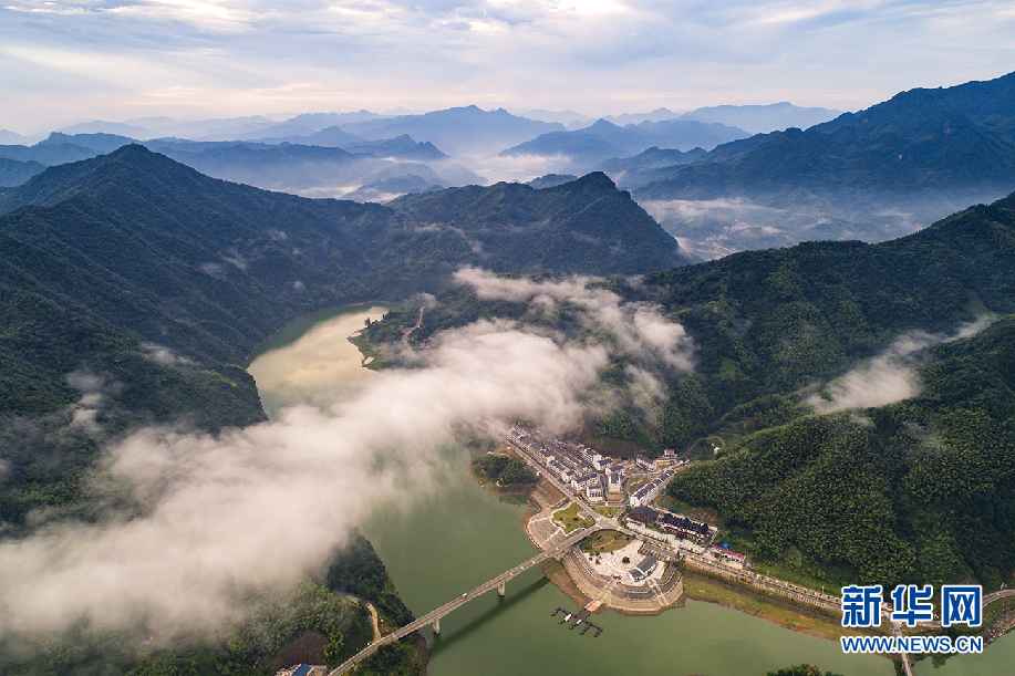 安徽霍山：航拍 深山峻岭嶂叠高 青山绿水白云飘