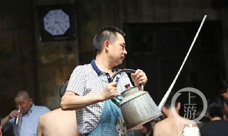 不签【行游巴渝 图文】重庆交通茶馆 茶碗里的怀旧与现实