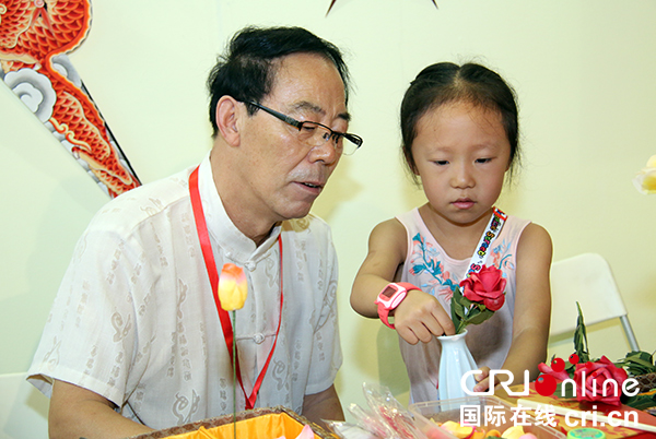 第六届北京文学艺术品展示会开幕