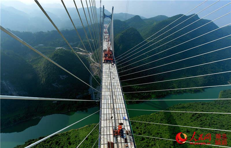 高速路网串起荆楚美景 一路飞驰看尽沿途风光