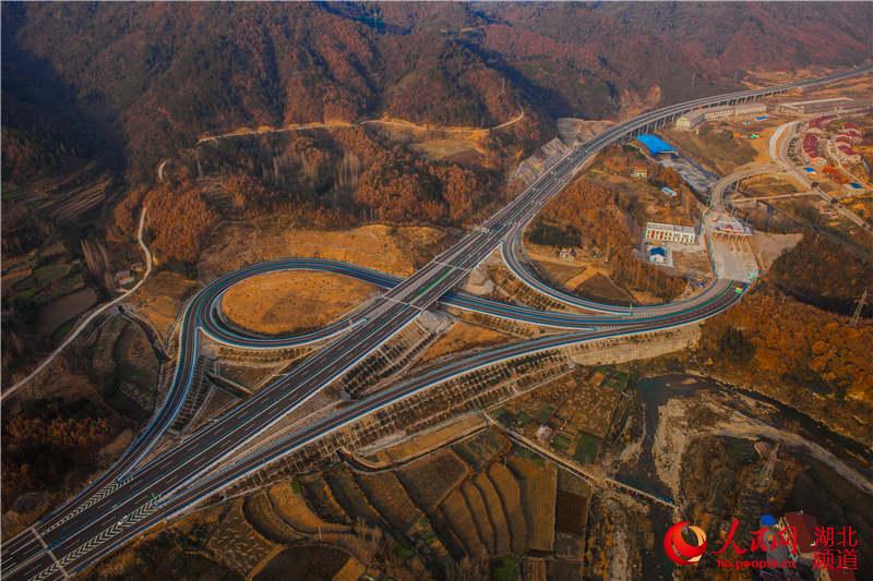 高速路网串起荆楚美景 一路飞驰看尽沿途风光