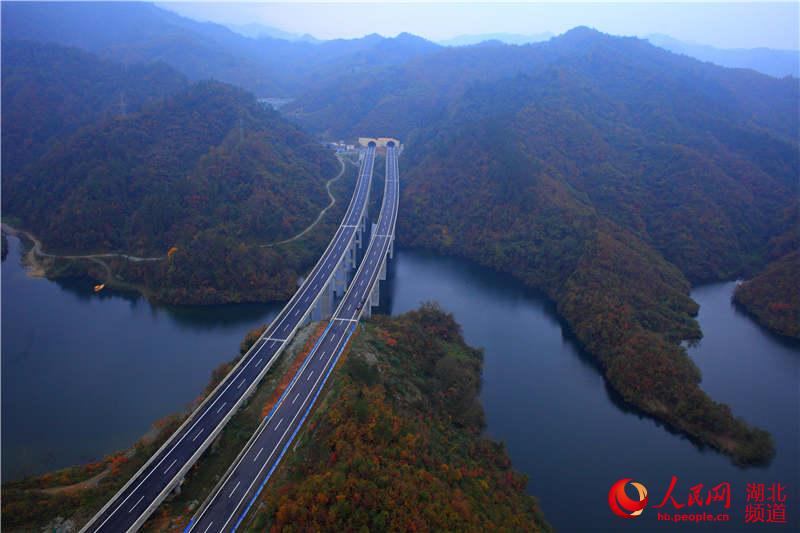 高速路网串起荆楚美景 一路飞驰看尽沿途风光