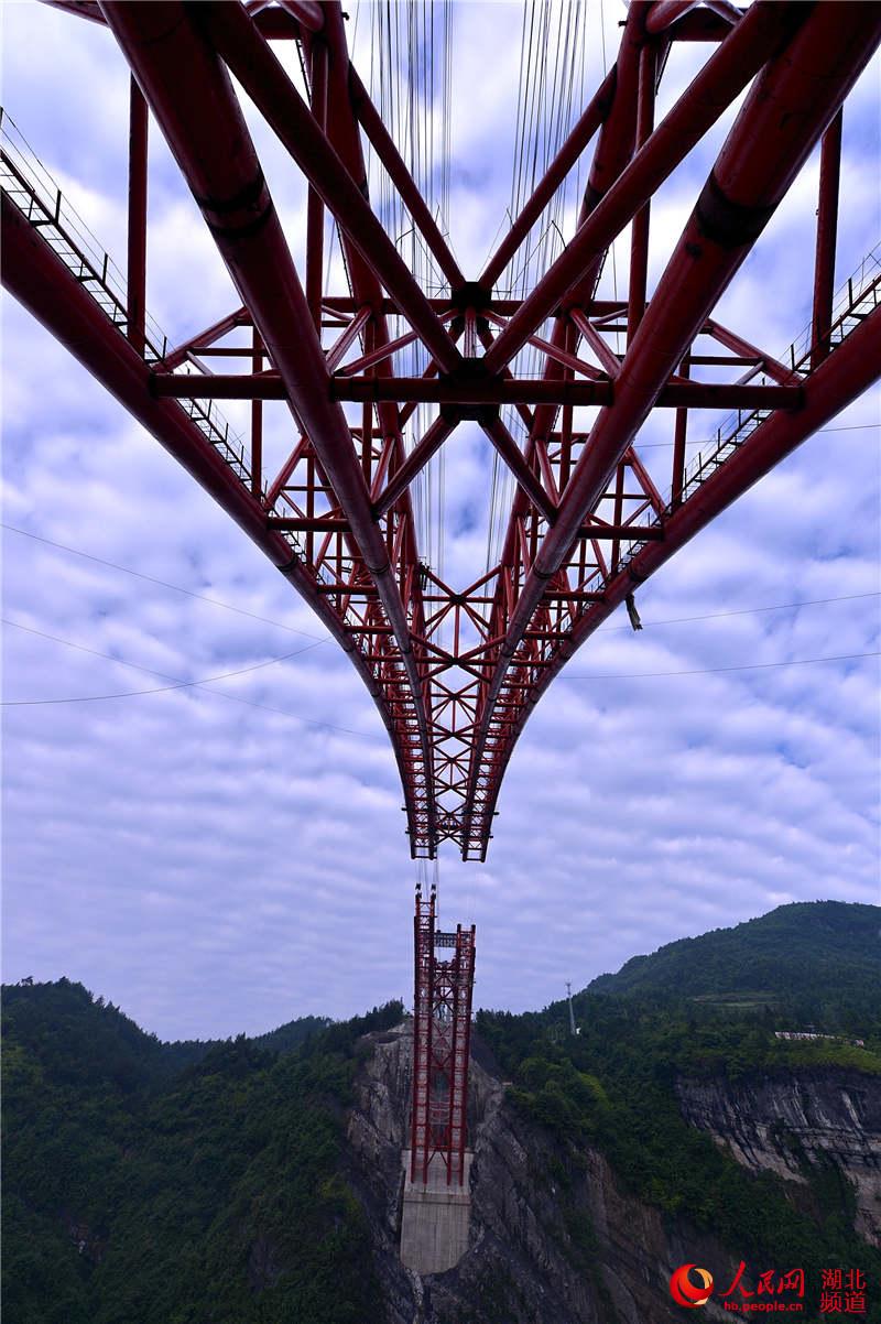 高速路网串起荆楚美景 一路飞驰看尽沿途风光