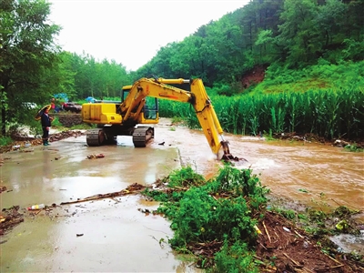 葫芦岛市暴雨中平安转移3152名群众