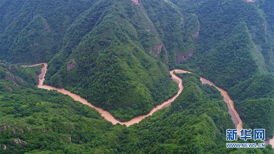 贵州：六盘山下听雨声