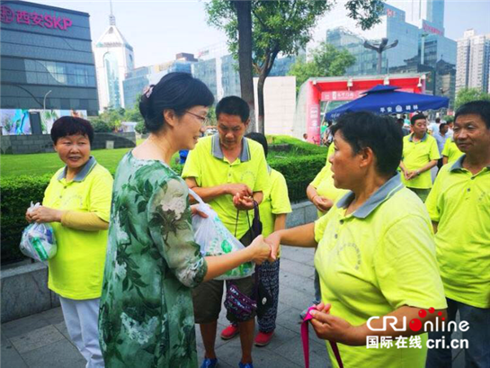 “酷暑送清凉 爱心满碑林” ——西安碑林区举办户外工作者慰问活动