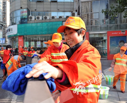 【区县群网 九龙坡】九龙坡:城市管理服务周开启 吸引众多"粉丝"参与