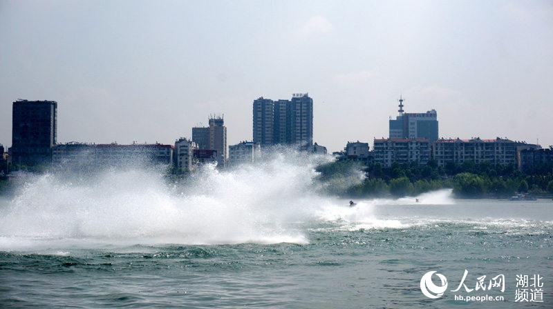 2018全国摩托艇大赛在湖北丹江口鸣枪开赛