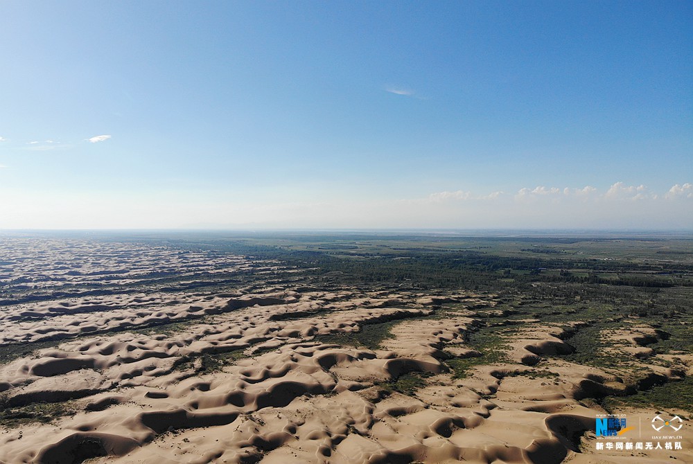 航拍内蒙古库布其沙漠恩格贝旅游景区