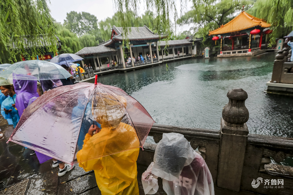 台风“温比亚”带来强降水天气 趵突泉水位上升