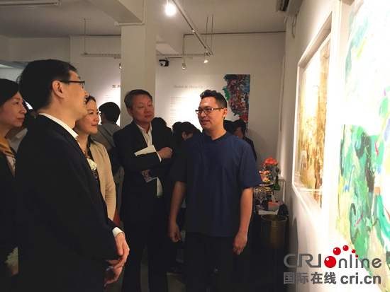 “坐看三百城——蔡国杰作品展”在澳门举行