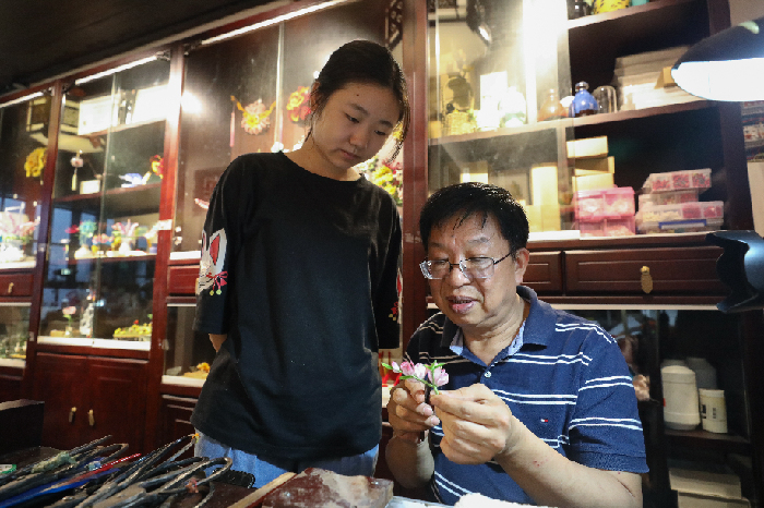 南京绒花：发间簪花，绽放在清宫剧中的非遗珍萃