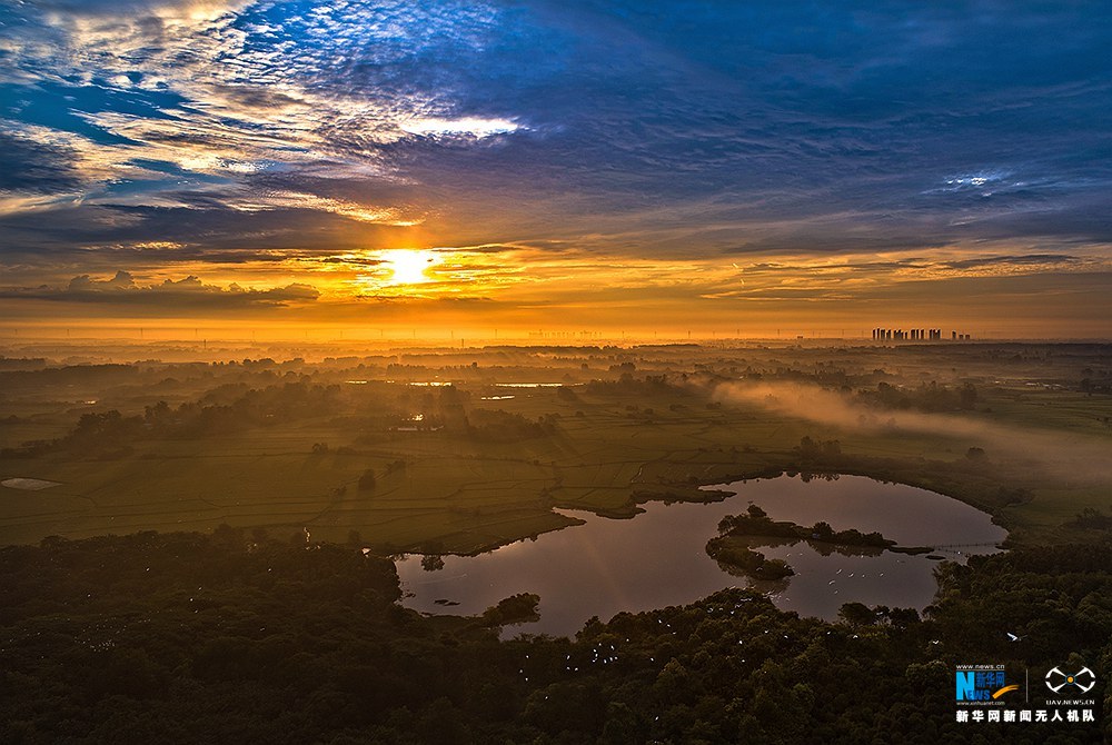 航拍安徽合肥：江淮水乡夕阳好 美丽田园入画来