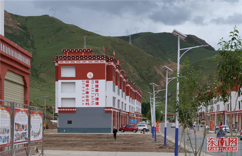 福建省第八批援藏工作队建设昌都：八月格桑花正艳