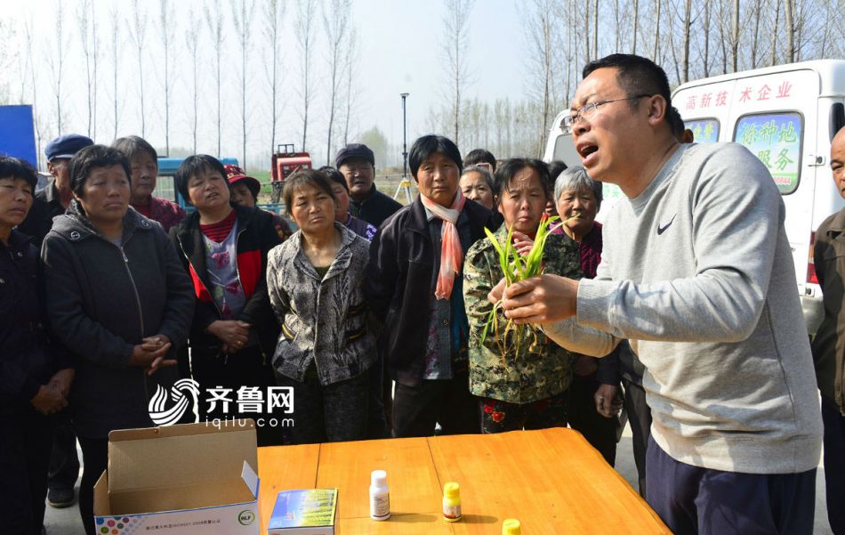 高大上！聊城农民麦田施药用上了无人机