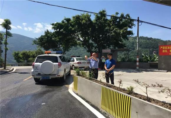 【区县联动】【万州】万州溪口乡开展道路安全隐患排查 保障道路顺畅【区县联动列表】万州溪口乡开展道路安全隐患排查