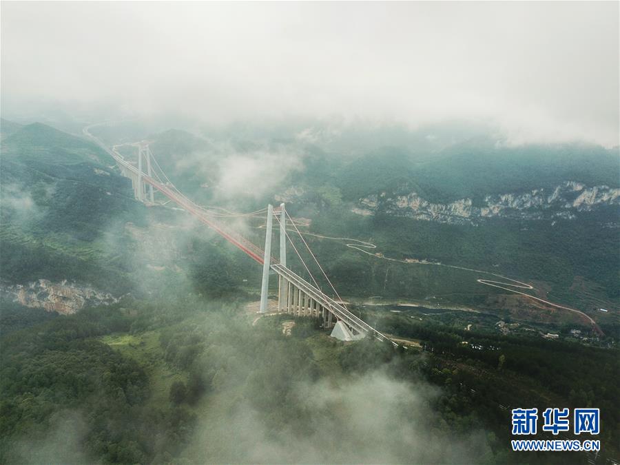 雾锁贵州瓮安清水河大桥