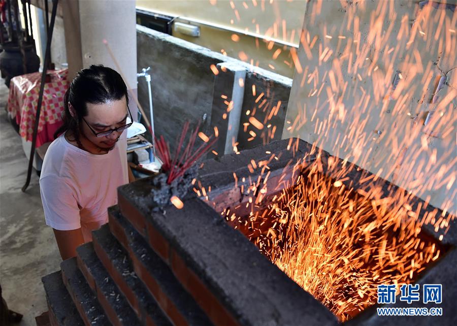 台湾：手工铸剑师陈重智的手艺传承