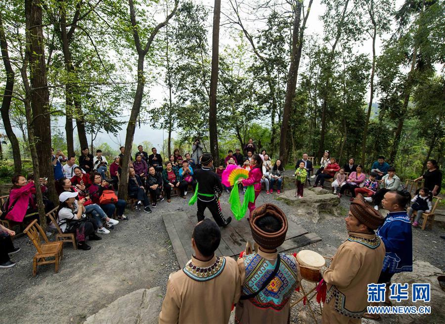 重庆武隆：奇山秀水闯天下