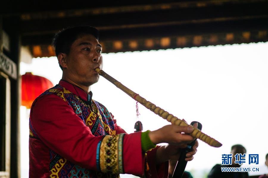 重庆武隆：奇山秀水闯天下