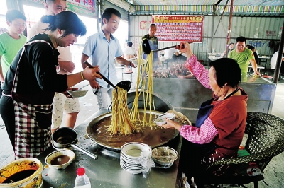 【美食-图片】豫东小镇盆面条吃出南方味