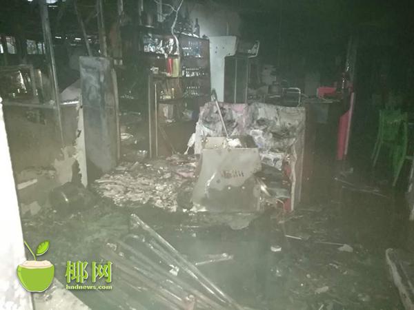 【琼岛动态】【即时快讯】海口海甸岛一餐饮店凌晨起火 无人员被困