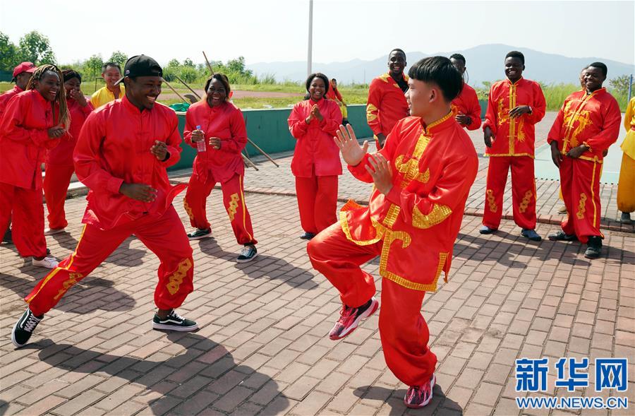 江西新余：非洲留学生体验中华传统文化