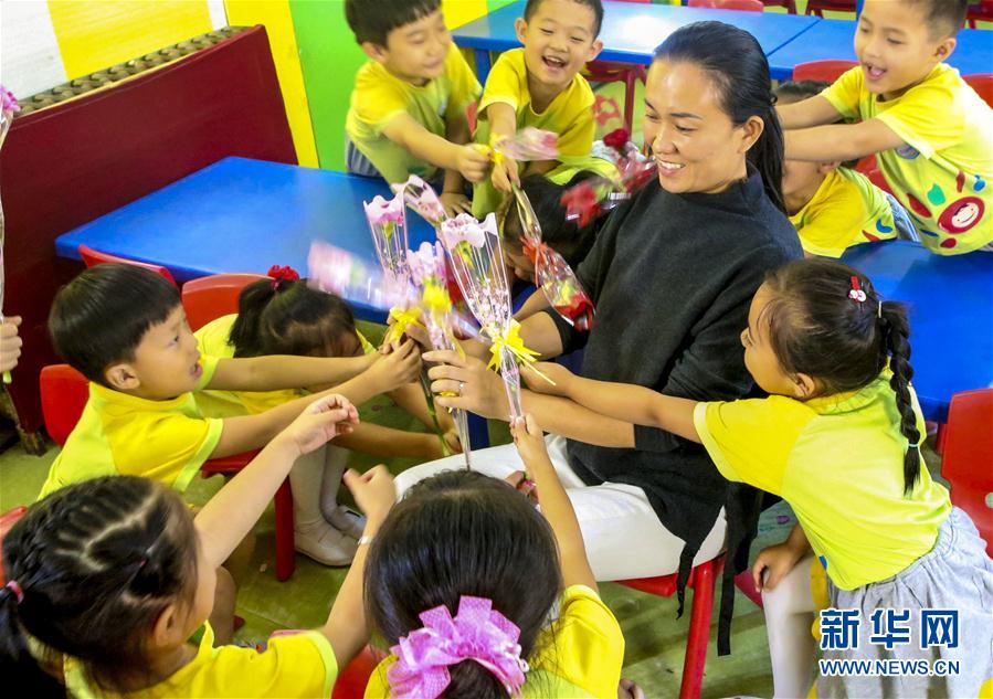 河北饶阳：心怀感恩 祝福教师