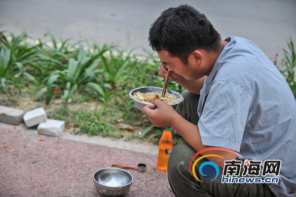 【市县】【即时快讯】博鳌乐城建设者们五一假期坚守岗位