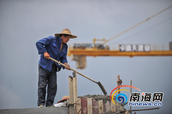 【市县】【即时快讯】博鳌乐城建设者们五一假期坚守岗位