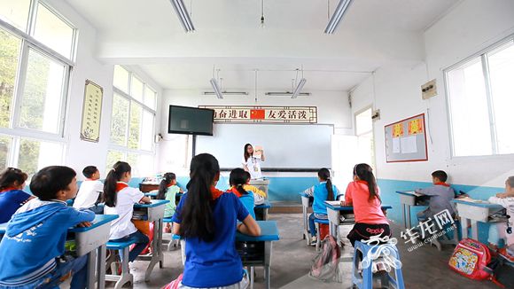 【科教标题摘要】大学生扎根乡村学校 帮助多名学生获得社会资助