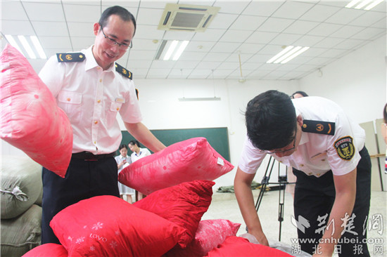 湖北省质监局“你点我检”首场活动启动 聚焦高校学生军训服及床上用品质量