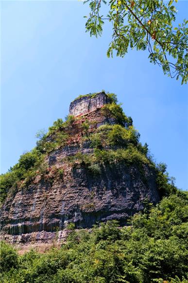 不签 【区县联动】【黔江】黔江有处石钟山 奇特风光耸云天