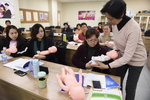 上海2018年将培训千名托育服务从业人员