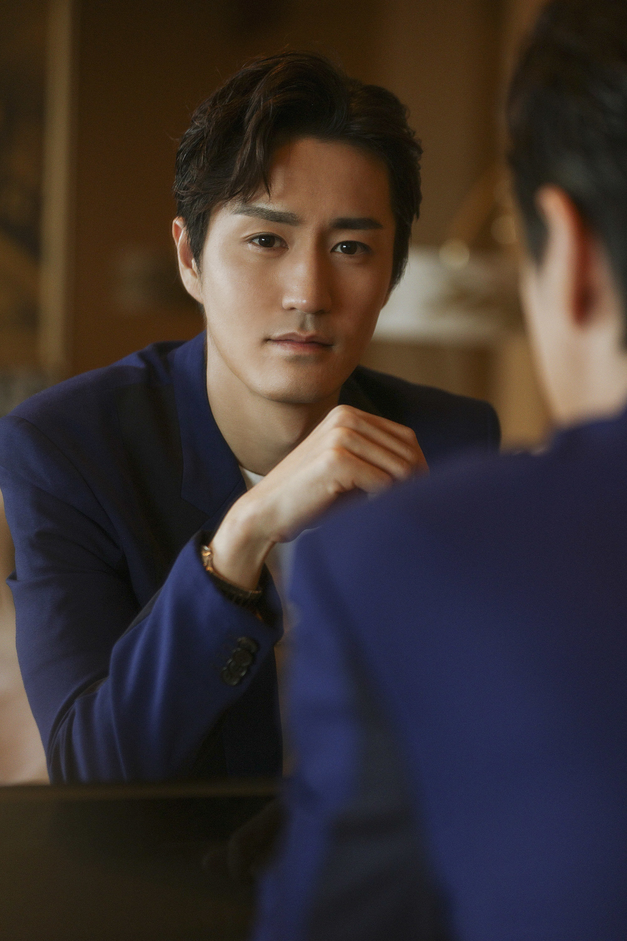 杨玏曝光最新写真穿越古今儒雅演绎中国风
