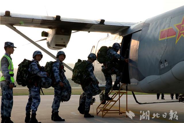 兵王"出击!""空降尖兵-2018"特种侦察比武震撼来袭