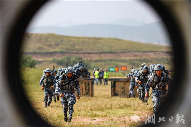 兵王"出击!""空降尖兵-2018"特种侦察比武震撼来袭