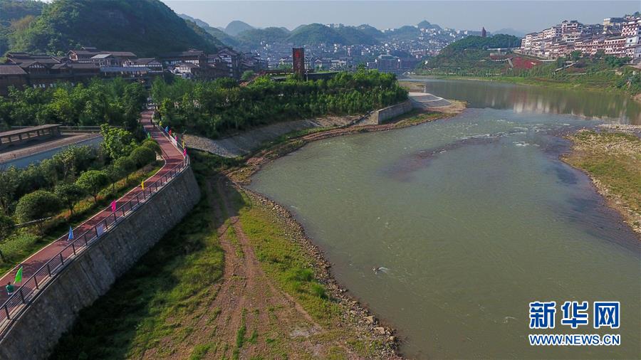 飞阅贵州“最美旅游公路”