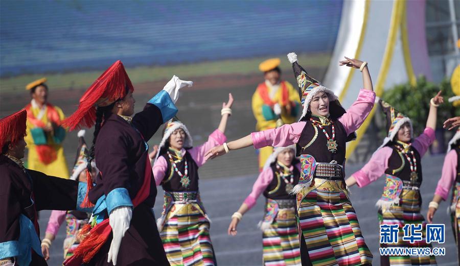 第六届全国新农村文化艺术展演在四川达州举行