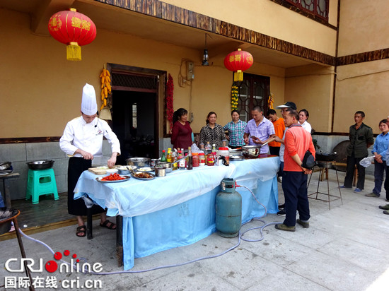 已过审【区县联动】【万盛】万盛万东镇：烹饪培训进农户 助农增收又致富【区县联动】万盛：烹饪培训进农户 助农增收又致富